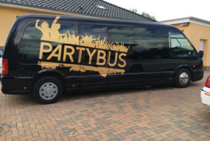 Schwarzer Partybus
